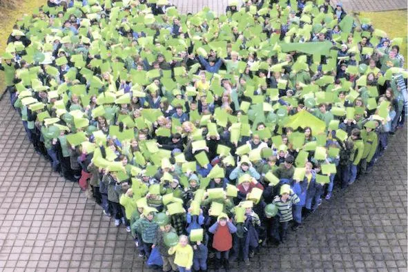 Bundesweiter Schülerwettbewerb unter dem Motto „Bewegung + Begegnung = Unser Schulhof“ sucht Teilnehmer Bild: Bundesweiter Schülerwettbewerb unter dem Motto „Bewegung + Begegnung = Unser Schulhof“ sucht Teilnehmer