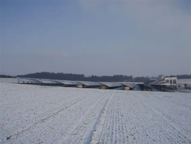 Bild: Erfolgreiche Jahresbilanz: futurasol realisiert 2009 Solaranlagen mit einer Gesamtleistung von 3 MWp