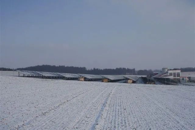 Bild: Erfolgreiche Jahresbilanz: futurasol realisiert 2009 Solaranlagen mit einer Gesamtleistung von 3 MWp