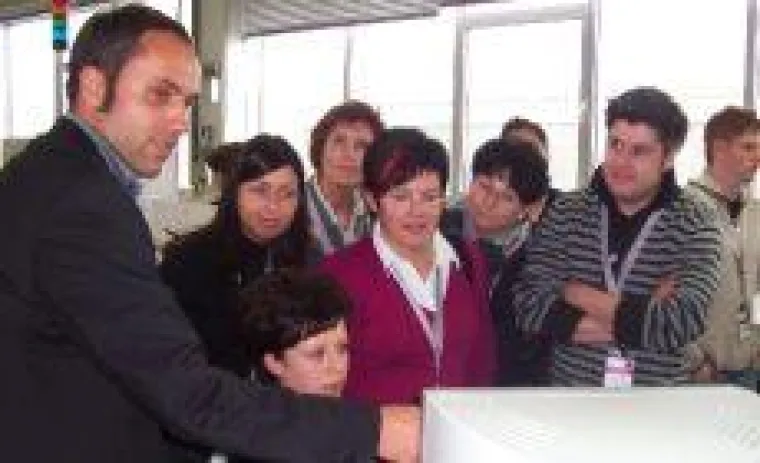 Bild: Praxisnahe Schulung bei elasto form