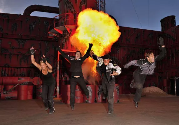 Bild: Neue Stunt- und Magieshows ab Pfingsten im Skyline Park mit Europas führendem Extrem-Magier