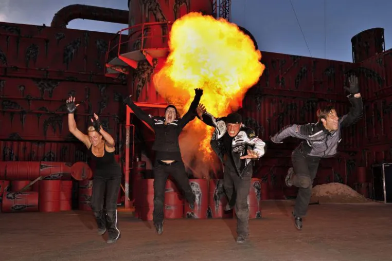 Bild: Neue Stunt- und Magieshows ab Pfingsten im Skyline Park mit Europas führendem Extrem-Magier