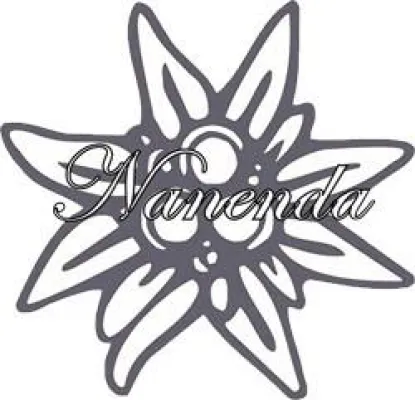 Bild: Klassiker von Nanenda-Trachtenmode: Edle Festtagsdirndl von Handarbeit