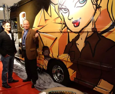 Bild: Live in Halle 3.0 auf Stand 204 - Der UPS Racing Truck zeigt sich auf der Essen Motorshow mit neuem Gewand