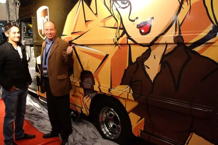 Bild: Live in Halle 3.0 auf Stand 204 - Der UPS Racing Truck zeigt sich auf der Essen Motorshow mit neuem Gewand