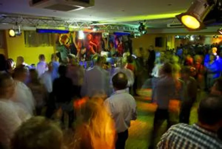 Bild: Der etwas andere Tanztee