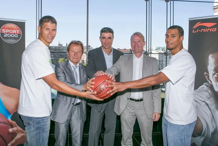 Bild: LI-NING und SPORT 2000 sind Mannschaftsausrüster der ADMIRAL Basketball Bundesliga