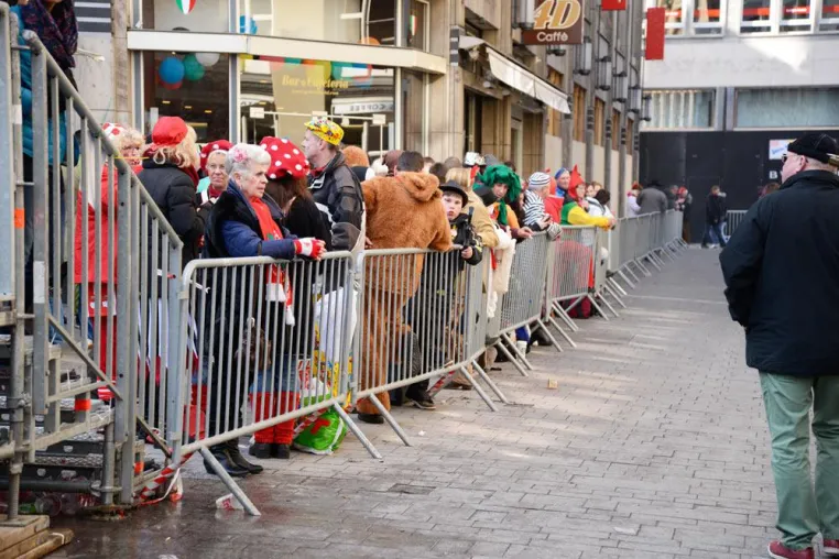 Die Narren sind los… Bild: Die Narren sind los…