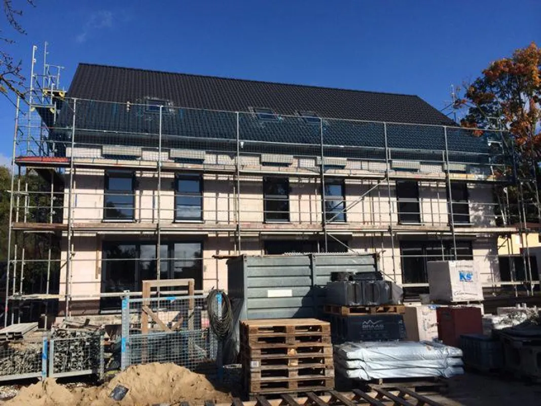 Im März 2015 bezugsfertig: Der Reihenhauskomplex in Fürth. Quelle: MKK Wohnpark GmbH.