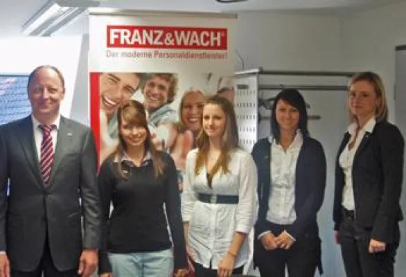 Franz & Wach Personalservice bildet erstmalig Personaldienstleistungskaufleute aus Bild: Franz & Wach Personalservice bildet erstmalig Personaldienstleistungskaufleute aus