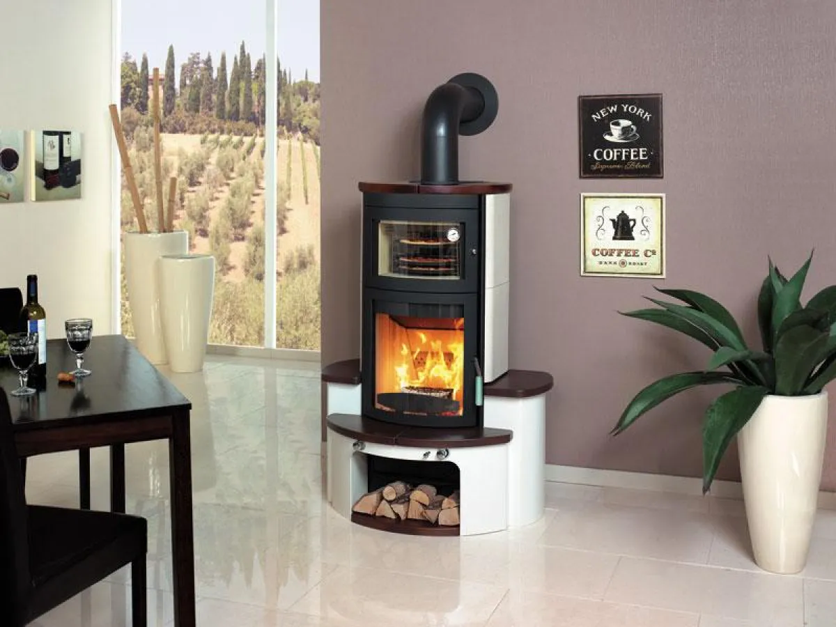 Kaminofen mit Backfach und ECOplus-Technologie