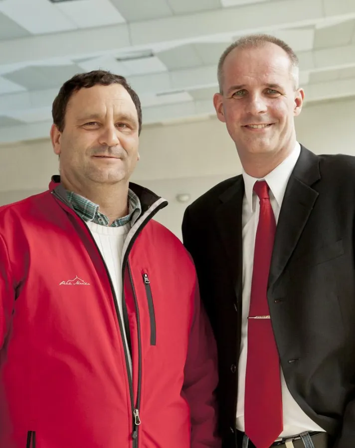 Ralf Schult (l.) und Prof. Dr. Olaf Drögehorn organisieren gemeinsam das „Code Camp“ der HS Harz.