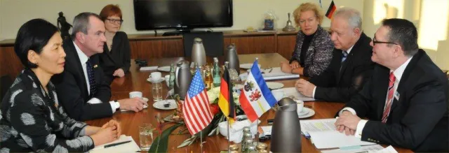 Bild: Amerikanischer Botschafter zu Gesprächen in der IHK zu Schwerin