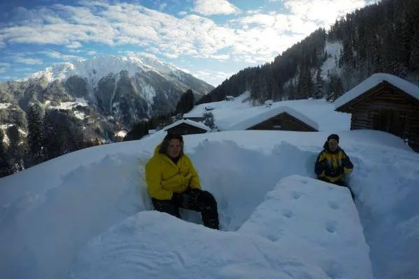 Bild: „Sozialprojekt Winterwoche“: Besondere Herausforderung durch Schneemassen