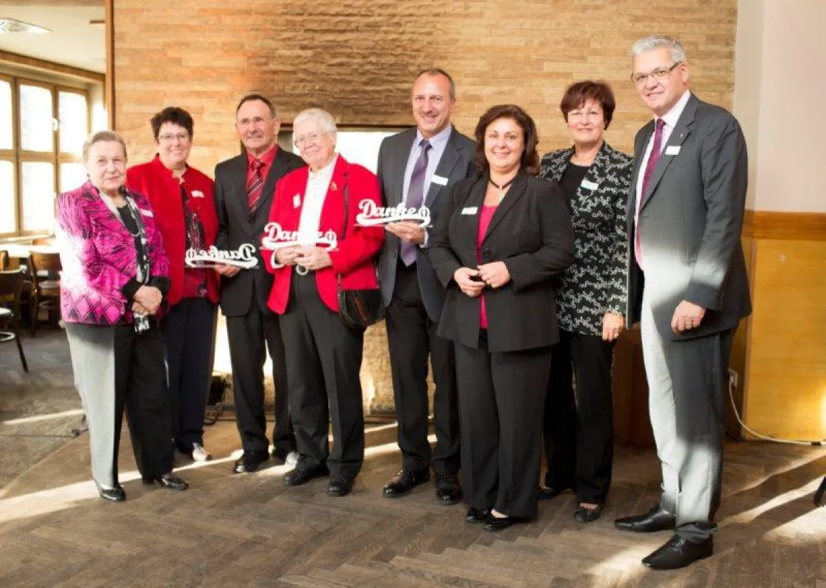 Preisverleihung PflegeCOMPASS 2012 in Berlin: die Preisträger und die Schirmherrschaft