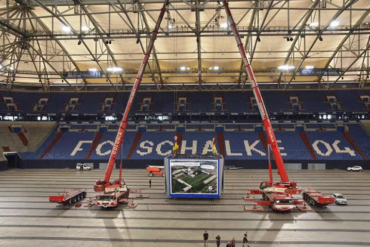 Bild: Hisense präsentiert Europas größten Videowürfel in der VELTINS-Arena