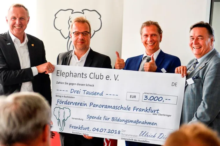 Bild: Elephants Club e.V. unterstützt landesweit erstes Medienprojekt der Panoramaschule Frankfurt.