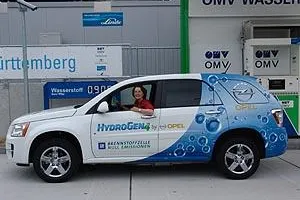 Bild: „f-cell“ in Stuttgart - Mal ein Brennstoffzellen-Auto Probe fahren