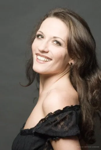 Anna Montanaro präsentiert: MONDAYS NIGHT mit Kerstin Ibald Bild: Anna Montanaro präsentiert: MONDAYS NIGHT mit Kerstin Ibald