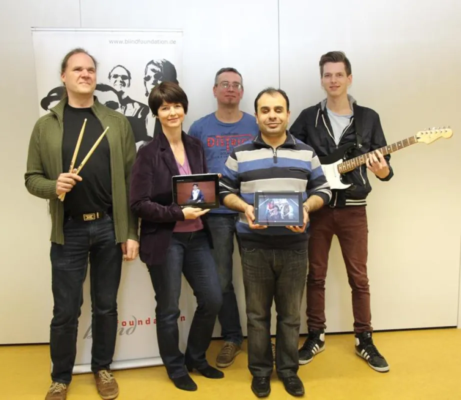 Inklusions-Song: Die Band Blind Foundation und Alexandra Cremer freuen sich über das positive Echo.