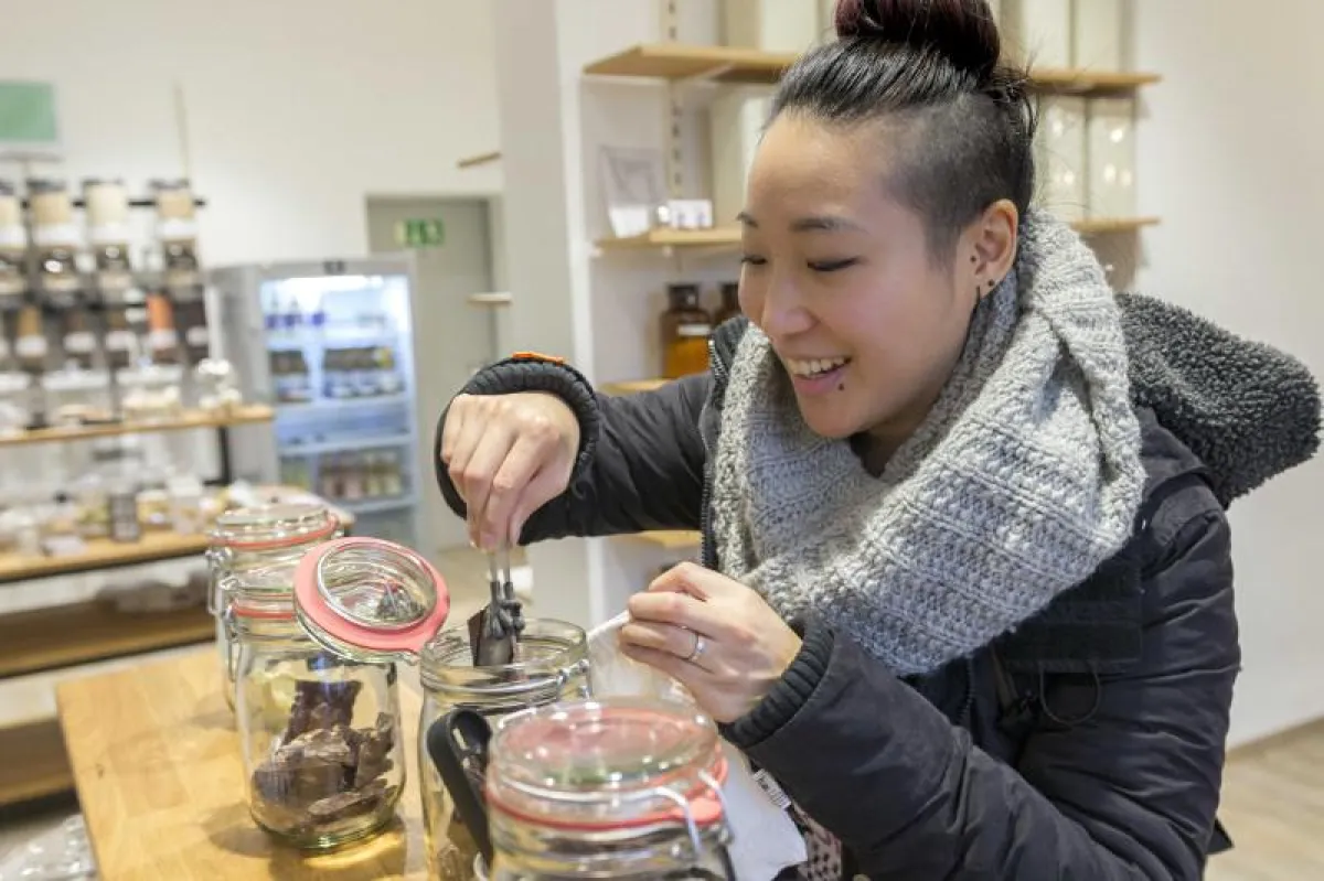 Shia Su (@wastelandrebel.com)