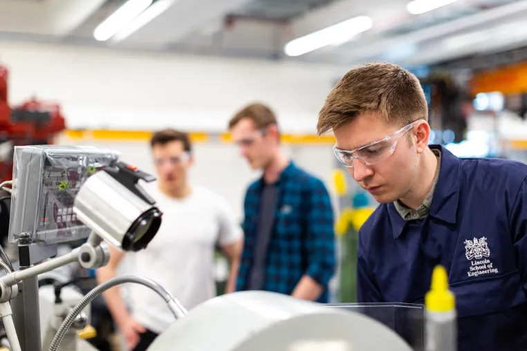 Bild: GmbH kaufen: Deutsche Maschinenbau GmbH - Hohes Crefo Limit - Guter Crefo Index
