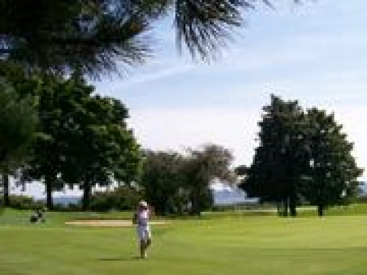 Golfplatz im Weserbergland (c) Weserbergland Tourismus e.V.