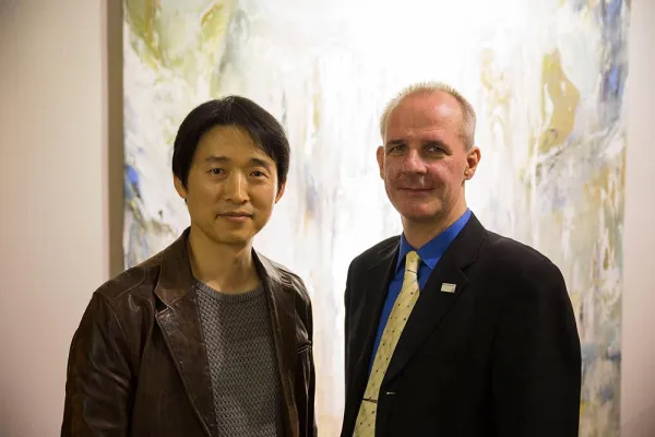 Asiatischer Künstler zeigt abstrakte Werke in Wernigeröder Rektoratsvilla Bild: Asiatischer Künstler zeigt abstrakte Werke in Wernigeröder Rektoratsvilla