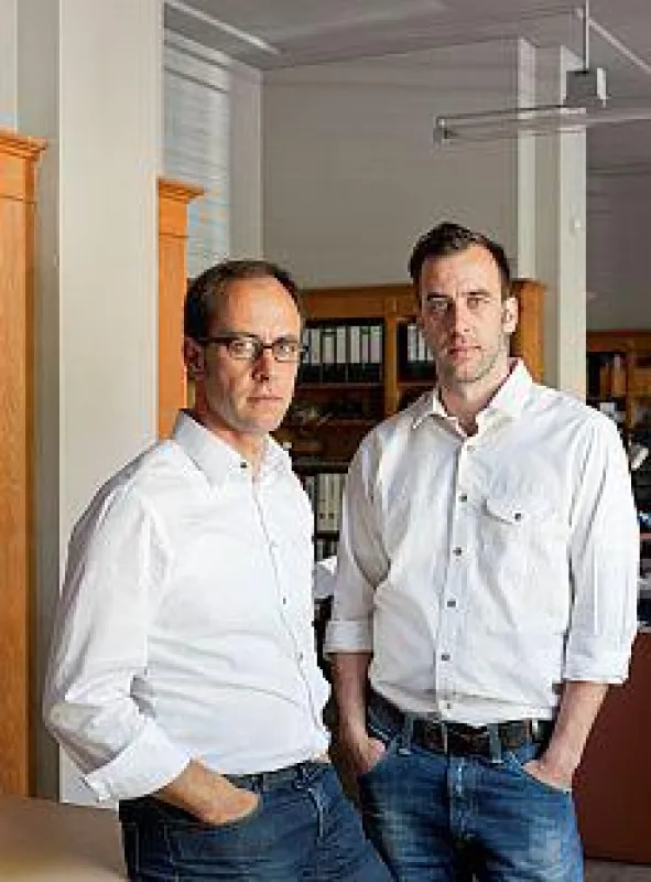 Bild 1: Sven Fröhlich (r.) und sein Bruder Martin leiten das Berliner Büro AFF. Foto: Dawin Meckel/O