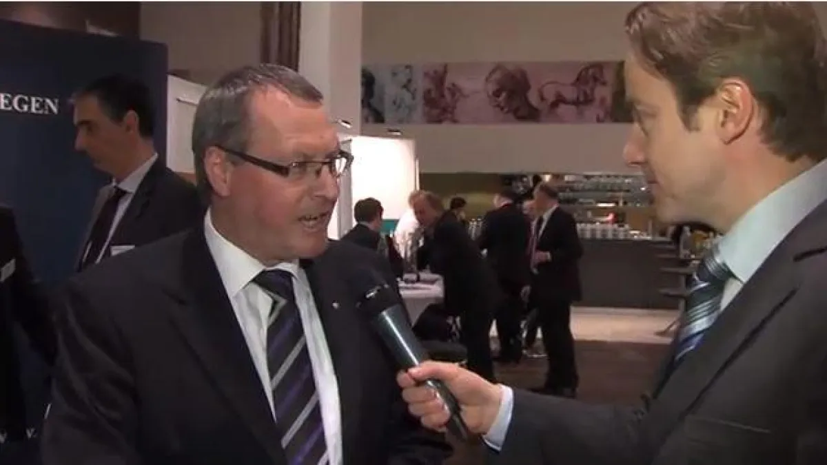 Andreas Glogger und Reporter (3. Münchner Vermögenstag)