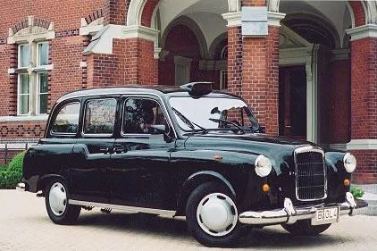 Bild: Airport-Transfer mit London-Taxi oder Rolls-Royce Silver Wraith ab Berlin-Tempelhof, Berlin-Schönefeld, Berlin-Tegel oder Berlin-Strausberg in die Kaiserbäder nach Usedom.