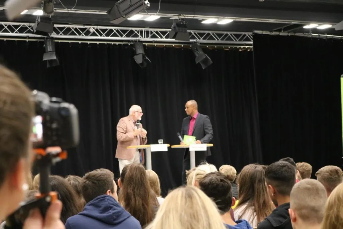 Martin Rietsch (r.) begrüßte Prof. Dr. Gunter Pilz zum Expertengespräch