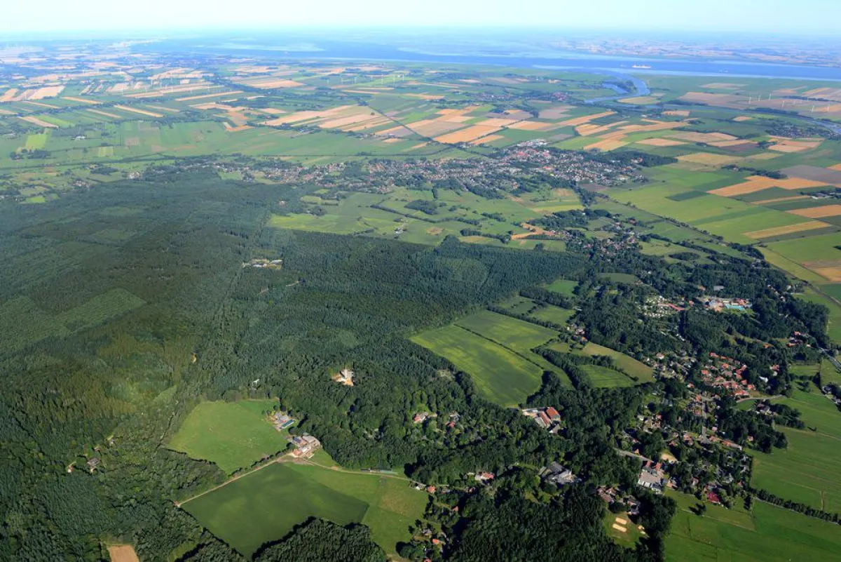 Luftbild über die Wingst und den Deutschen Olymp (M. Elsen)