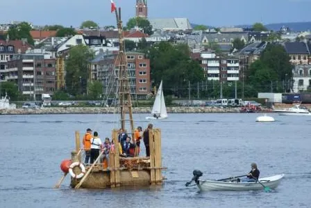 Bild: Altägyptischer Rahsegler auf dem Biggesee