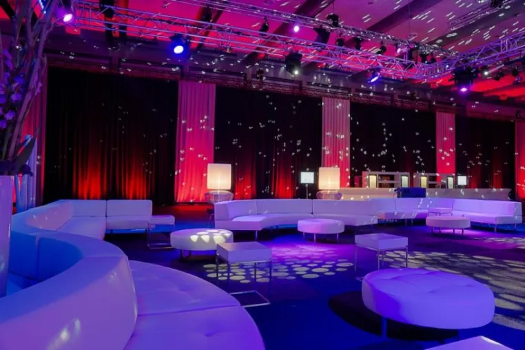Bild: Party Rent Group stellt Loungesystem „Endless Seating“ vor