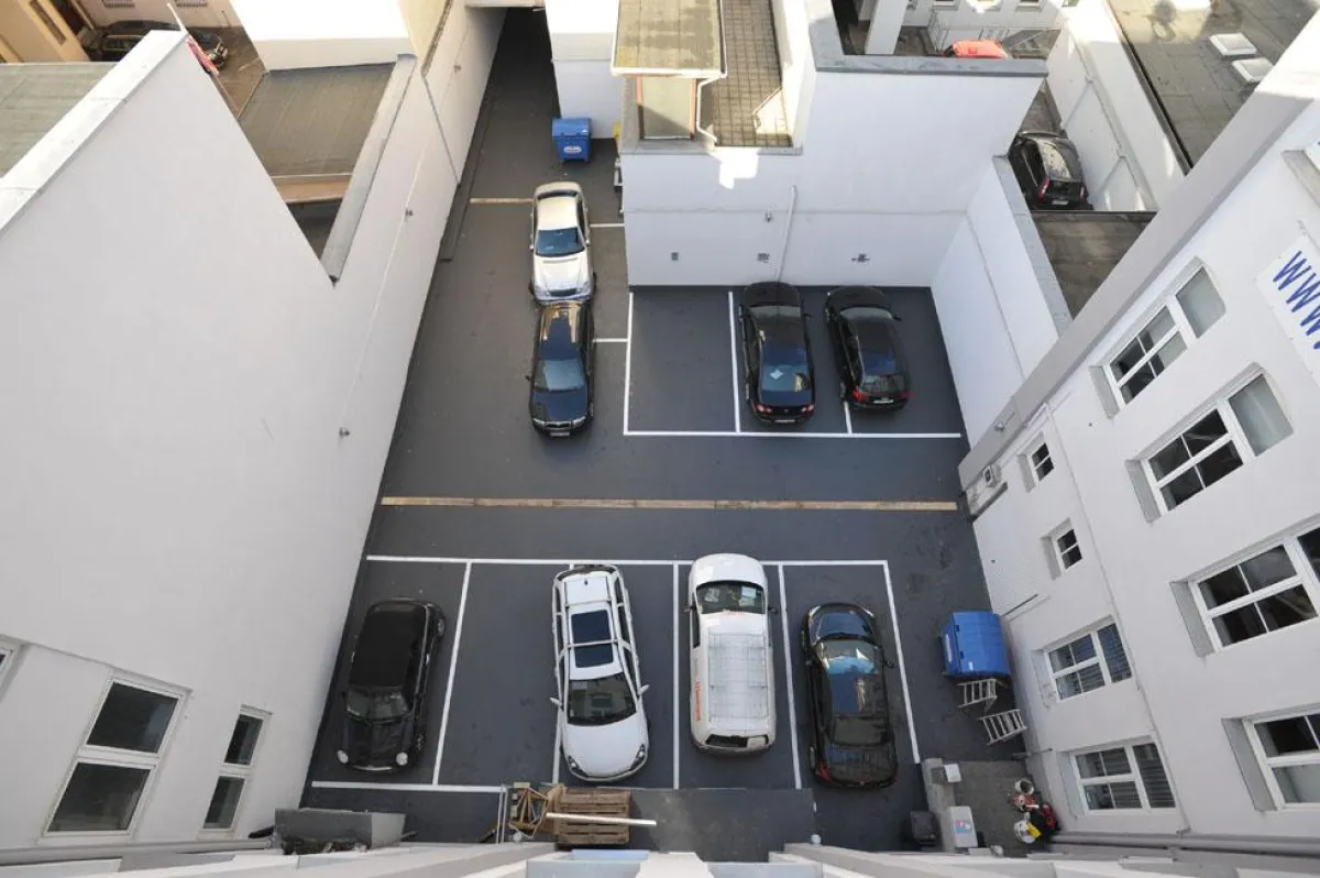 Das 360 Quadratmeter große Parkdeck wurde mit dem Topdeck Abdichtungssystem Triflex PDS-T komplett saniert.