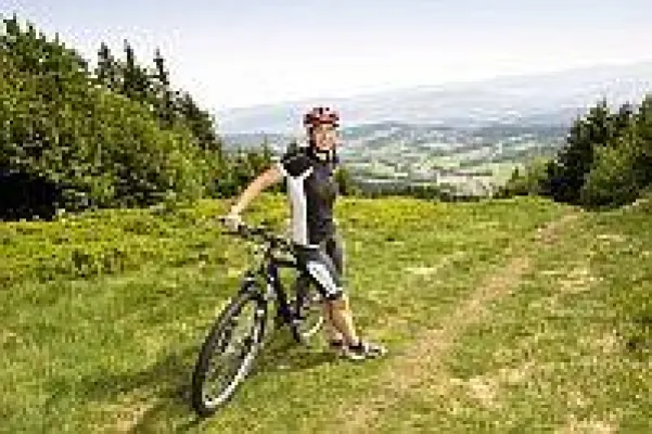 Bild: Radtour auf dem Isarradweg in Oberbayern