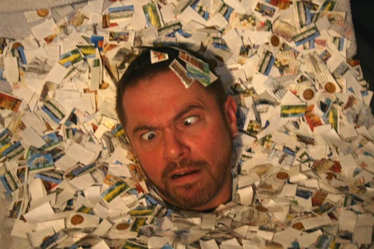 Der Künstler im Materialbad