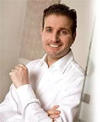 Bild: Nasenkorrektur oder Facelift - Arztwahl ist Vertrauenssache