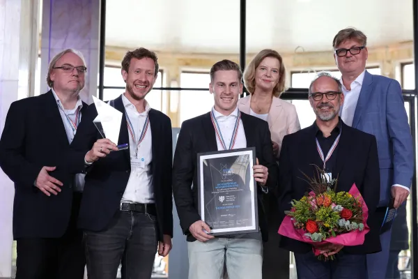 Bild: Wie gelingt Werbung im digitalen Zeitalter? – Wuppertaler Wohnzimmerstudie gewinnt wichtigen Branchenpreis