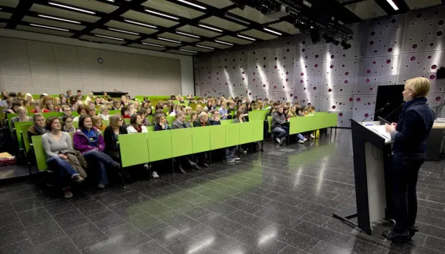 Mathe-Kurs "Fit 4 Abi & Study" lockte 150 Schülerinnen und Schüler an die Hochschule Harz Bild: Mathe-Kurs "Fit 4 Abi & Study" lockte 150 Schülerinnen und Schüler an die Hochschule Harz