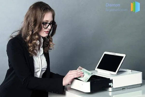 Bild: Jademodel Bree S. neues Werbegesicht für die Fa. Diamon Registrierkassen