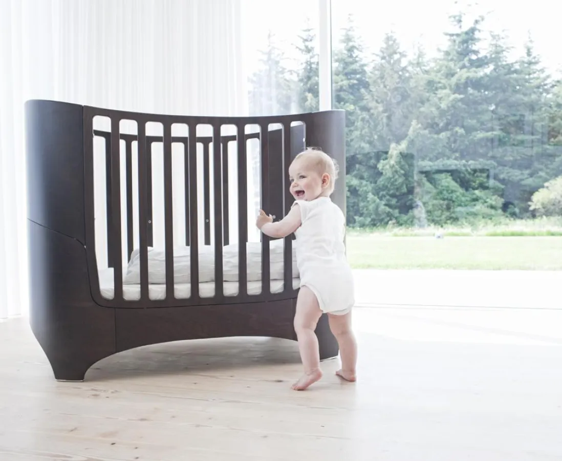 Moderne Gitterbetten lassen sich an unterschiedliche Bedürfnisse anpassen. Foto: www.leander.com