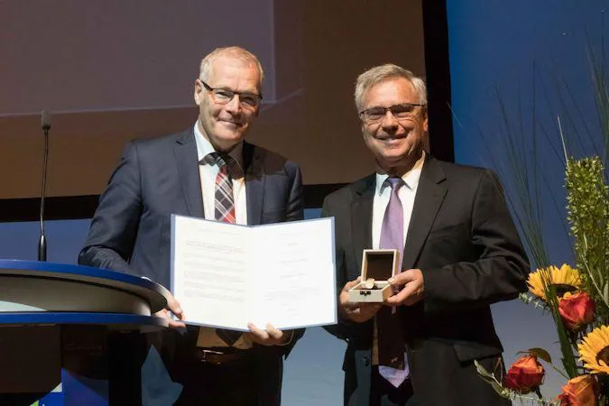 Bild: DGLR ehrt Prof. Dr. Hermann Fasel mit dem 61. Ludwig-Prandtl-Ring