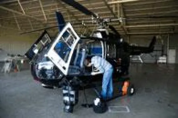 Bild: Filmproduktion in der Luft – die Sidenstein Medien GmbH schwebt über dem Rhein–Main Gebiet