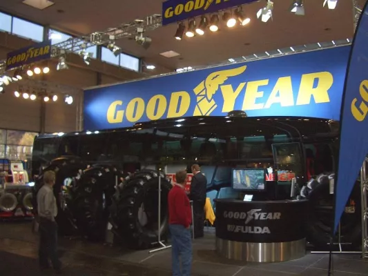 Bild: Erfolgreicher Messeauftritt - Goodyear und Fulda zeigten neue Produkte auf der Agritechnica 2007 in Hannover