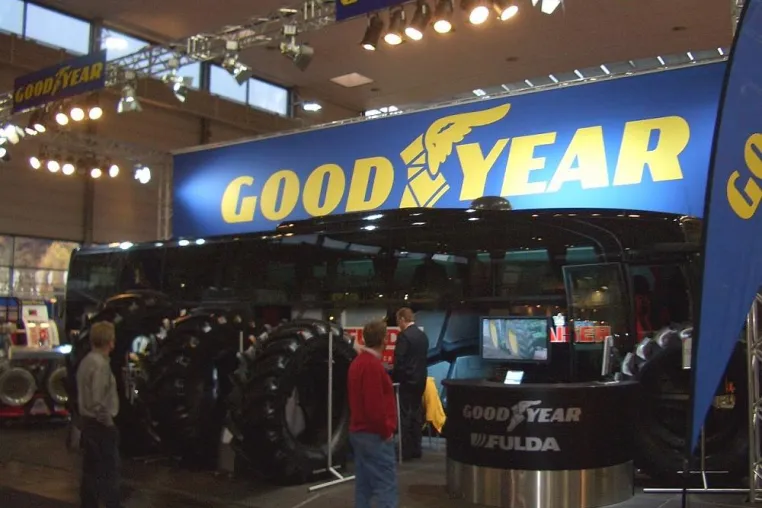 Bild: Erfolgreicher Messeauftritt - Goodyear und Fulda zeigten neue Produkte auf der Agritechnica 2007 in Hannover