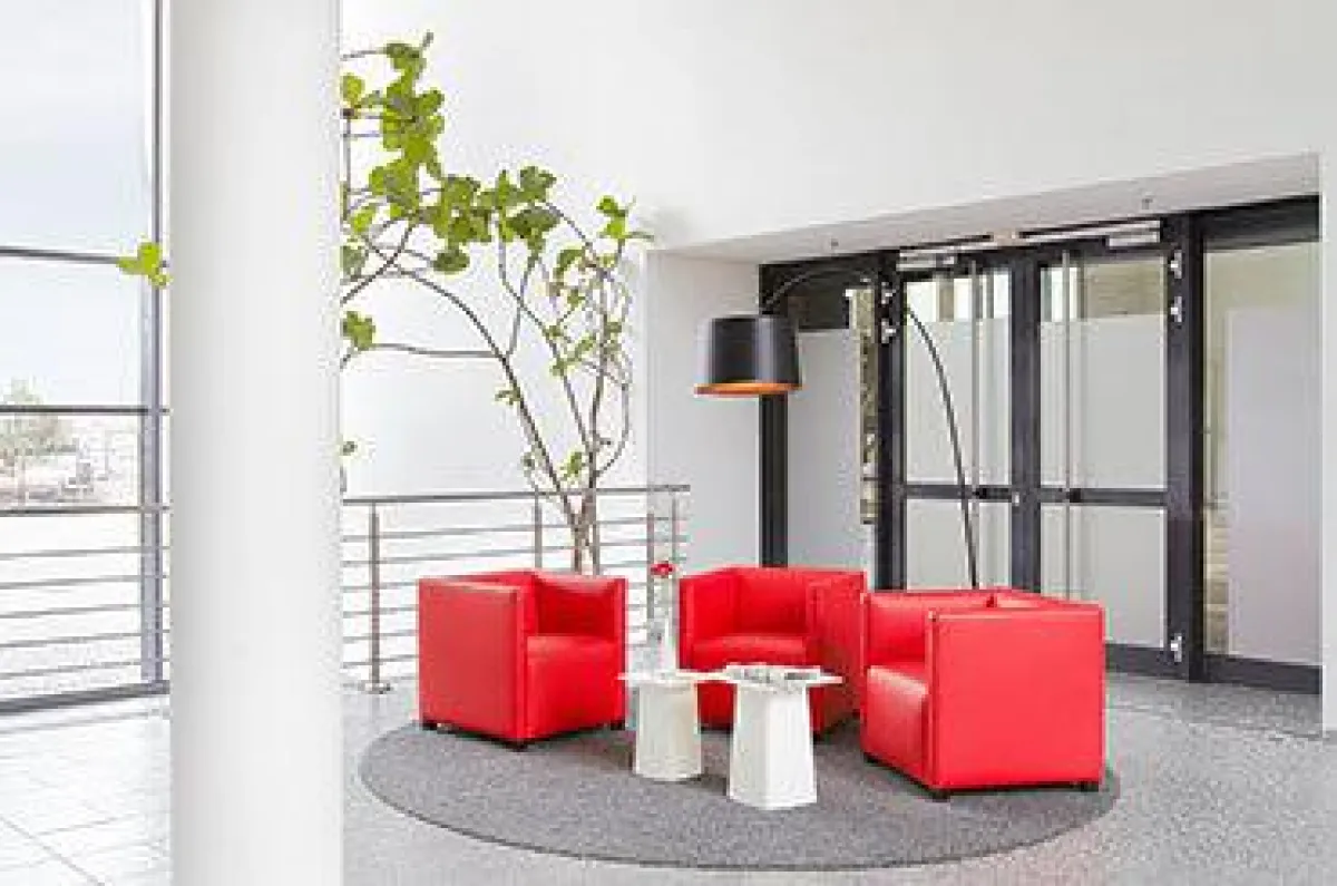 Loungeecke im Business Center Wappenhalle