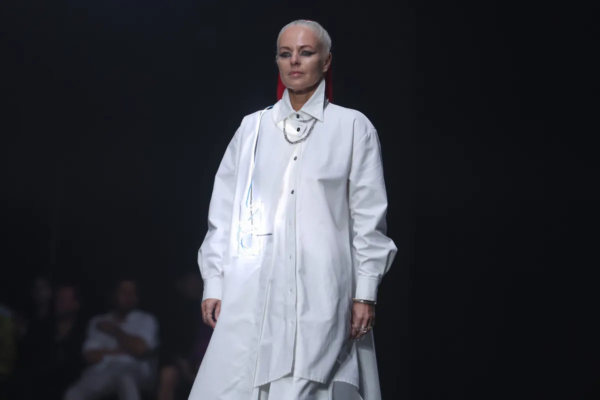 Rebekka Ruétz Runway Show mit Stoffen von Cotonea (© ©Rebekka Ruétz / Getty Images)