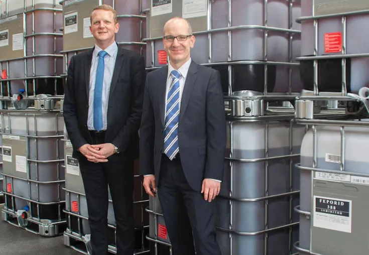 Bild: Christian Kremer, stellv. Generalsekretär der EVP in Brüssel, besucht die DFE Chemie